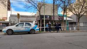 Robaron gran cantidad de joyas en un comercio céntrico de Cipolletti