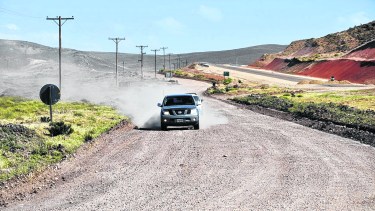 Restan 95 kilómetros de asfalto en la ruta 23. La nueva gestión de Vialidad Nacional, esperanzada. Foto: José Mellado.