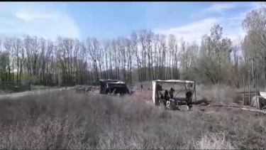 Los vecinos difundieron videos sobre cómo están asentándose sobre el terreno que ocuparon. (Captura).-