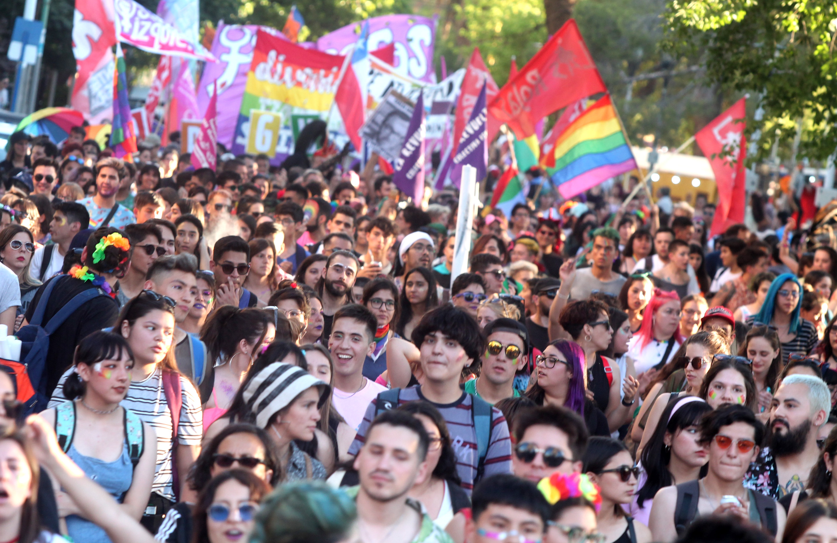 Marcha realizada en  diciembre de 2019, con la presencia de muchas juventudes y adolescencias.
