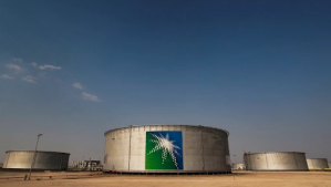 Arabia Saudita bajó los precios de venta de crudo para octubre