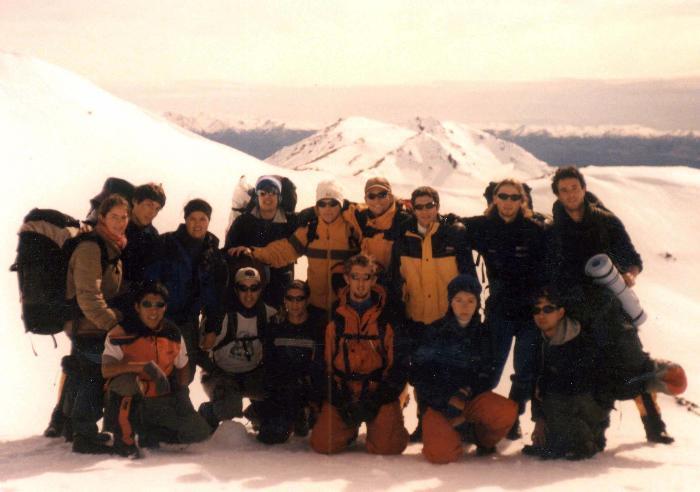 El grupo de estudiantes de la carrera de Educación Física del CRUB. Foto: archivo
