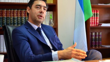 El juez Oyola firmó la sentencia a favor de la demandante. Foto: Marcelo Ochoa