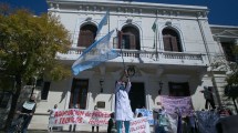 Imagen de Movilización en Viedma del personal de la salud por mejoras salariales