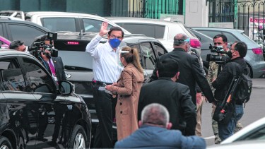 Escándalo en Perú: el presidente Vizcarra se defendió del intento de destitución