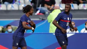 Francia e Italia golearon en los amistosos europeos