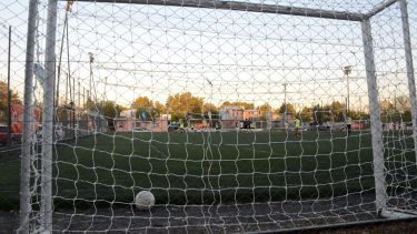 Los dueños de canchas de fútbol se plantaron ante las autoridades y buscan abrir antes de fin de mes. (Foto: Archivo Mauro Pérez)
