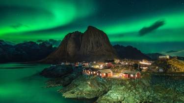 Cuando se observan en el hemisferio norte, se llaman auroras boreales, y en el sur, auroras australes.