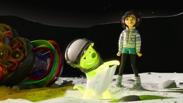 OVER THE MOON - (L-R) "Gobi" (voiced by Ken Jeong) and "Fei Fei" (voiced by Cathy Ang).  Cr. NETFLIX © 2020