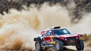 Sainz y Peterhansel siguen en el mismo equipo en el Dakar