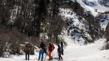 El ascenso al cerro Lonco Vaca en Moquehue, un paraíso de la Patagonia en la cordillera neuquina. Foto: Nicolás Pollo.