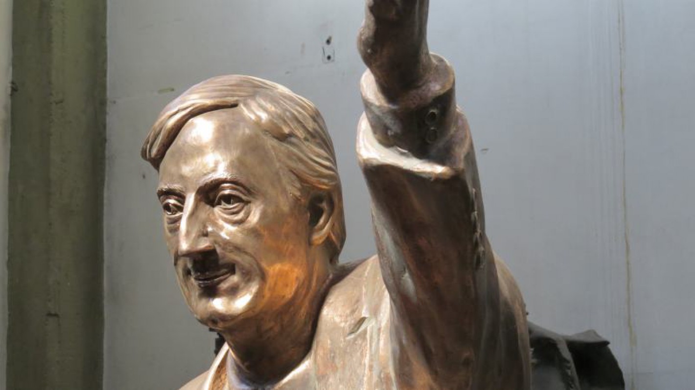 La estatua de Néstor Kirchner estuvo en la sede de la Unasur en Quito. (Gentileza).-