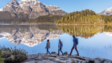 Atención al clima para poder organizar caminatas como esta. (Archivo).-