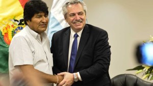 El Presidente cenó anoche en Olivos con Evo Morales y lo felicitó por el triunfo del MAS en Bolivia