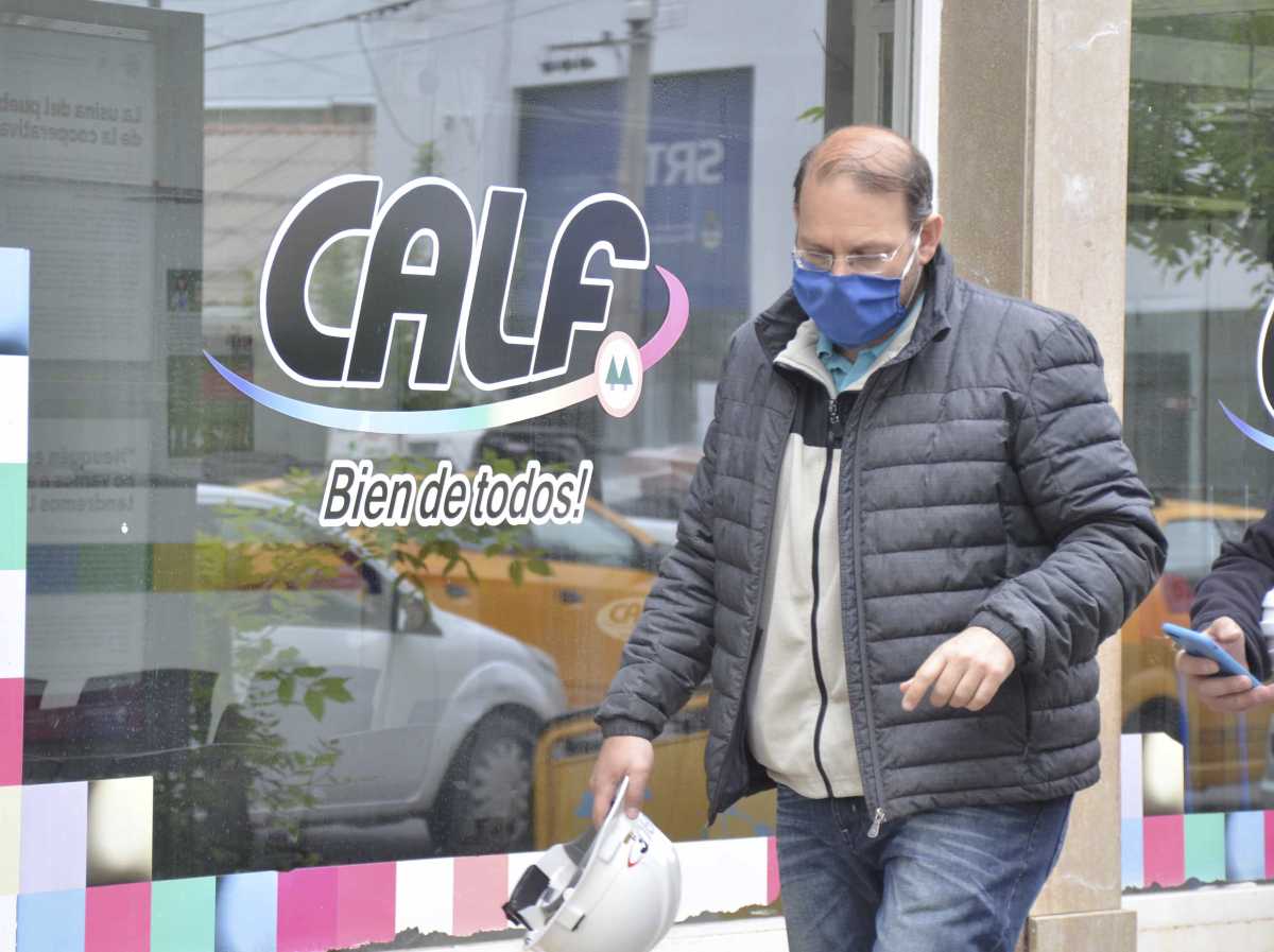 Por casos de coronavirus en el personal, CALF suspendió los cortes programados en Neuquén. Foto: Yamil Regules. 