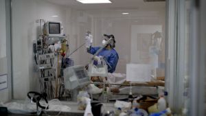 En las últimas 24 horas, fallecieron 452 personas por coronavirus en el país