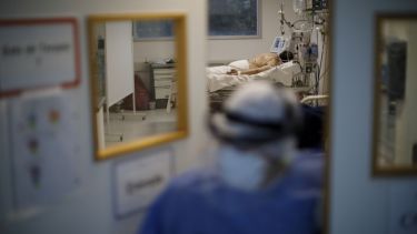 En Buenos Aires los casos diarios de coronavirus dejaron la meseta y volvieron a subir. 