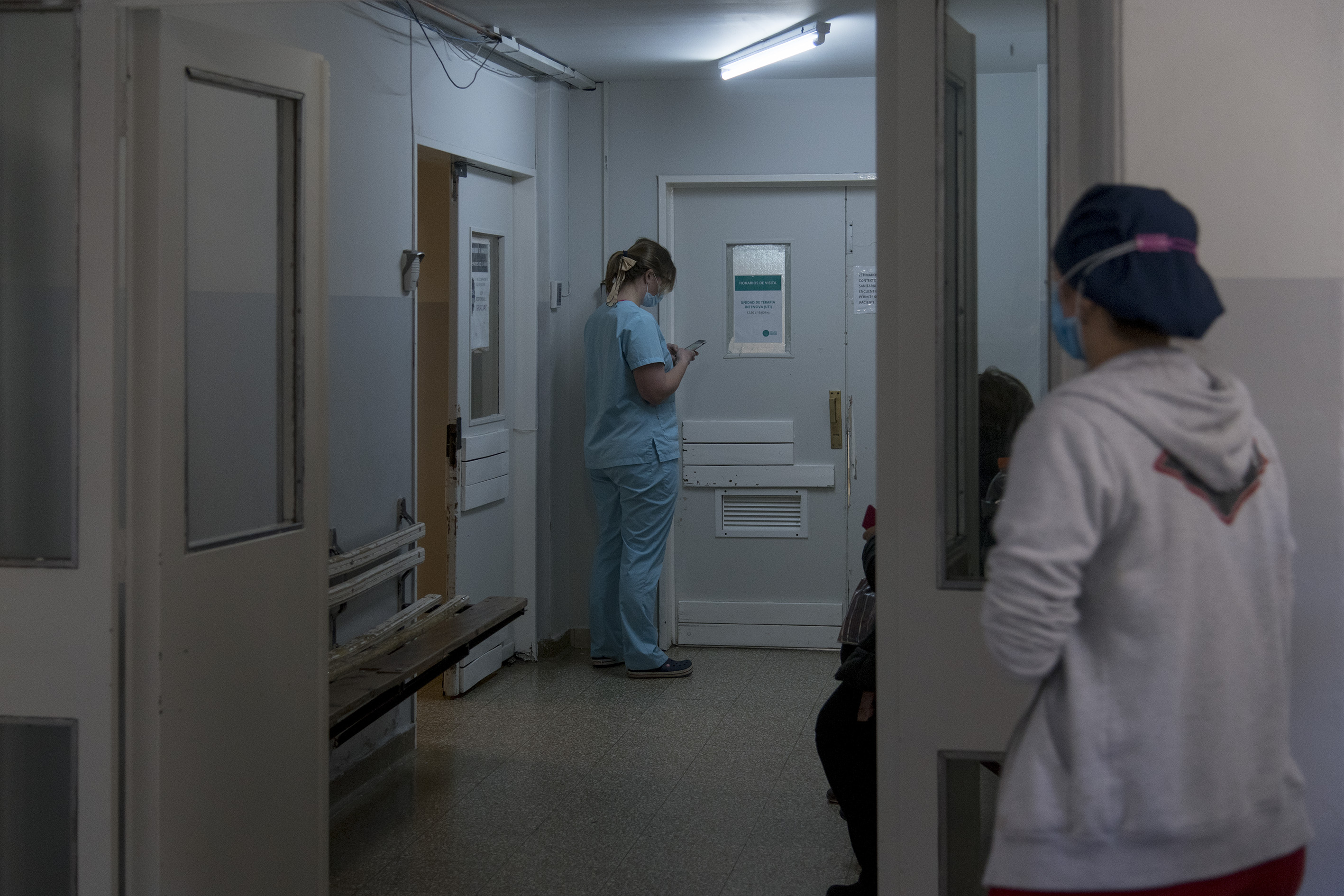 Por temor a asistir a los sanatorios o por la pandemia, muchos pacientes tardan en acudir a consulta médica. Archivo