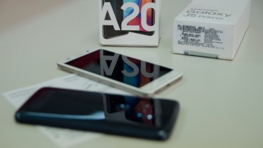 Hay faltantes de stock y de variedad de celulares en las tiendas de electrodomésticos. Foto. Marcelo Martinez