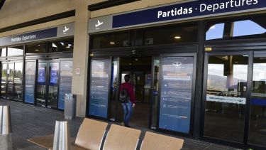 Los vuelos desde y hacia Buenos Aires están complicados por la niebla que se registra estos días. (Archivo).-