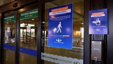 Para ingresar a Estados Unidos los pasajeros deberán presentar un test negativo de coronavirus. Archivo