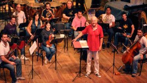 Un finde con pantallas a toda música, cine y teatro