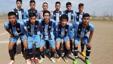 Más de 200 chicos se ilusionan con poder entrenar y jugar sobre césped cuando pase la pandemia.