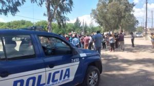 Mataron a un adolescente, hieren a otro y hay cinco policías detenidos en Córdoba