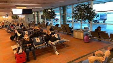 El Gobierno confirmó el levantamiento del cupo de ingresos desde el exterior