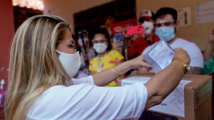 Añez: «les pido gobernar pensando en Bolivia y en la democracia»