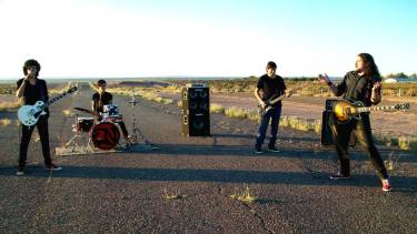 Guitarras al frente, buenas melodías y sonido arrollador es lo que presentan en este nuevo EP el cuarteto de Allen,