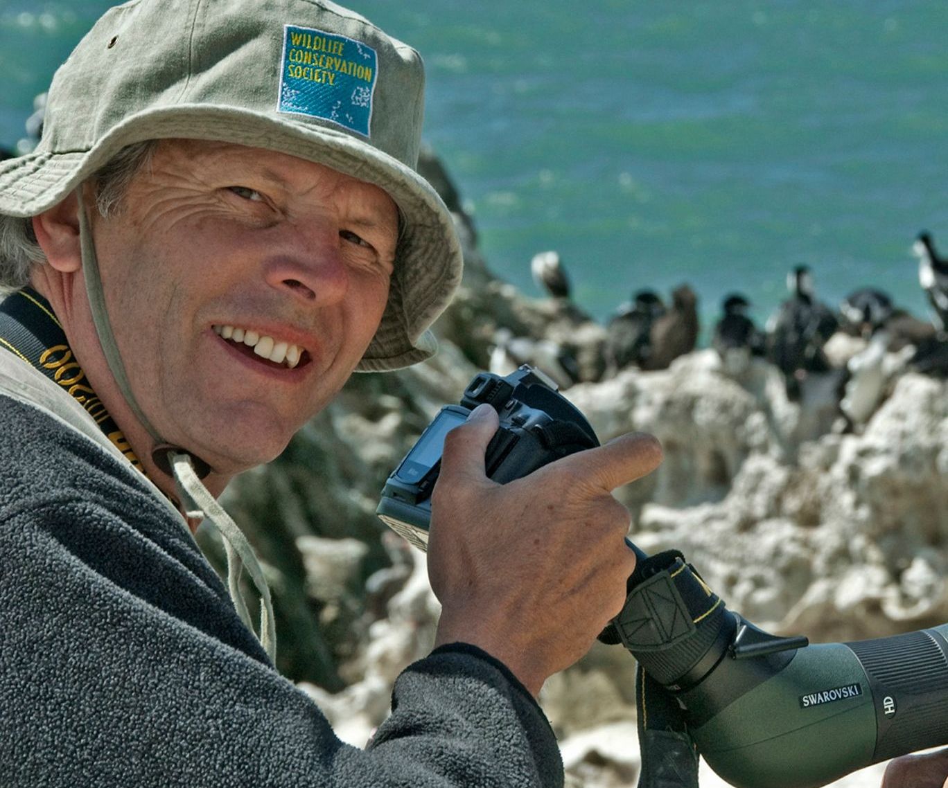 Guillermo Harris, forma parte de la Wildlife Conservation Society, una de las organizaciones que llevó adelante la iniciativa Siguiendo ballenas. Es una colaboración público-privada que aportará información para proteger mejor a las ballenas