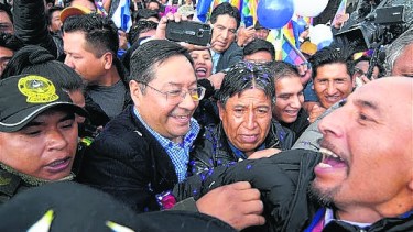 Las encuestas favorecen a Luis Arce y la apuesta es ganar en primera vuelta para evitar alianzas posteriores en la oposición. 