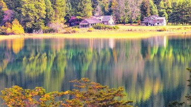 La hostería está abandonada hace 20 años en medio de un paisaje de ensueño (Patricio Rodríguez)