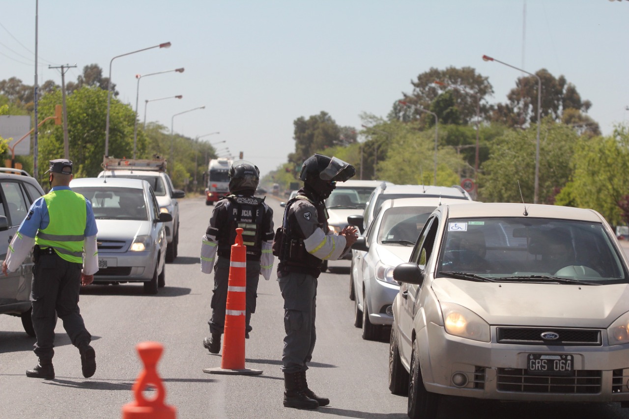 Del operativo en Neuquén participarán 24 agentes y 12 móviles de seguridad.. Foto: Oscar Livera.
