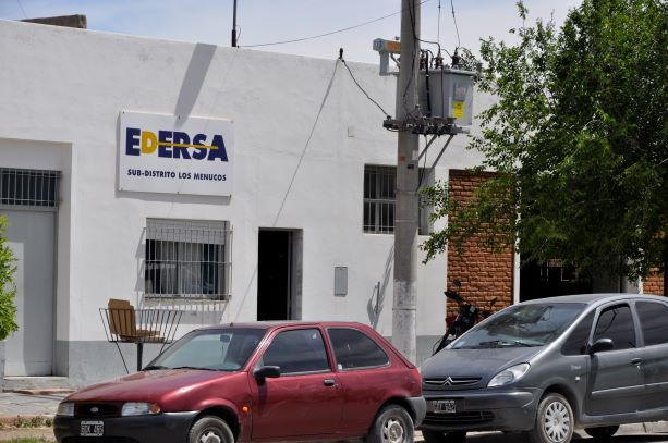 La empresa eléctrica construirá una nueva oficina comercial en Los Menucos. Foto: José Mellado.