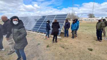 La Secretaria de Energía, Andrea Confini inauguró ayer el nuevo sistema de energía renovable. Foto: gentileza.