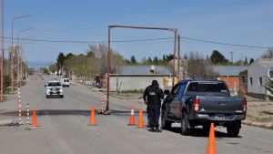 Fueron a asistir a sus padres, el intendente no los dejó entrar y tuvieron que dormir en la Ruta 23