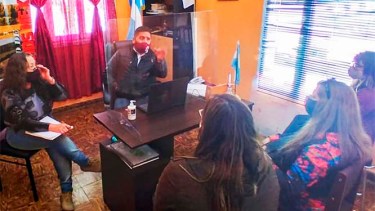 El intendente y referentes de Unter se reunieron este miércoles en el municipio de Ramos Mexía. Foto: gentileza.