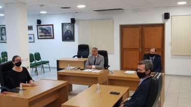 El Jurado completo se reunió este viernes por primera vez. (Gentileza)