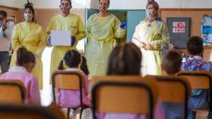 Cómo es la vuelta a clases en el mundo