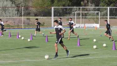 Cipolletti jugará el Federal A que se viene y ya hay entrenamientos en el predio de Caza y Pesca. Foto: Oscar Livera