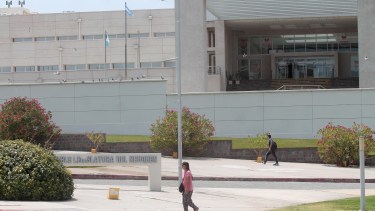 Las reformas incluyen una plaza blanda y un skate park en el predio legislativo. 