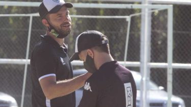 Germán Alecha afina detalles para que Cipolletti enfrente a Vélez en las mejores condiciones posibles. Foto: Oscar Livera. 