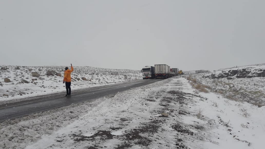 La nieve y el viento complicaron las rutas en Neuquén. (Foto ILUSTRATIVA de archivo, gentileza)