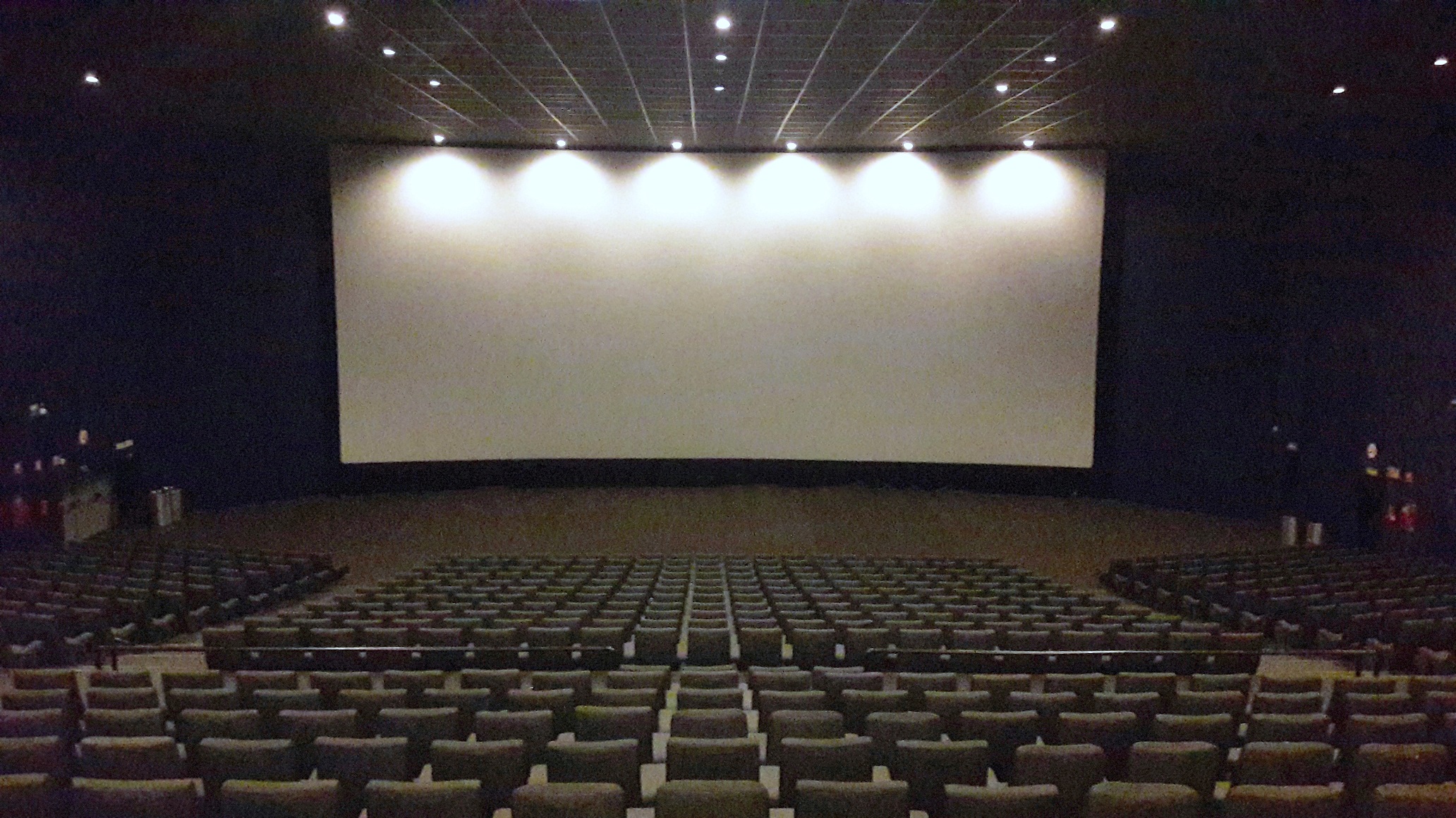 Las salas de cine vuelven con una capacidad reducida.  Foto: Archivo