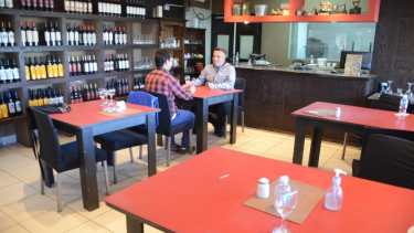 Juan Carlos Martínez, dueño de un local gastronómico y delivery de comidas