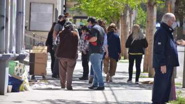 En un mes, el incremento de casos de coronavirus se concentró en el centro y el oeste de Neuquén. (Yamil Regules).-