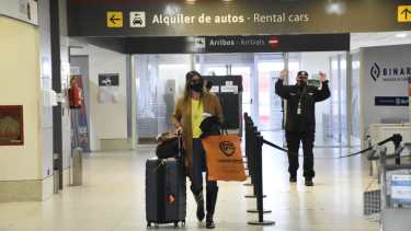 Paro de trabajadores del aeropuerto de Neuquén el viernes: habría vuelos afectados