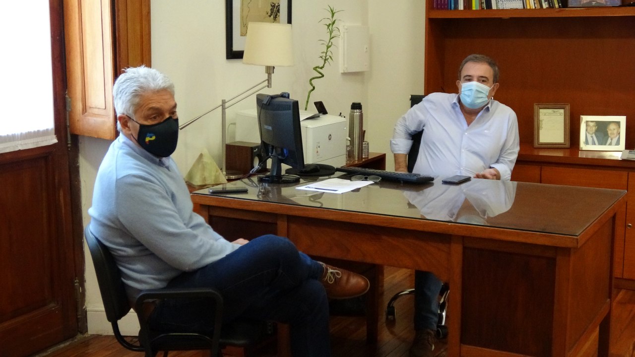 Hubo reunión entre el intendente de Viedma Pedro Pesatti y el intendente de Patagones José Luis Zara. Foto: Gentileza Prensa Viedma.